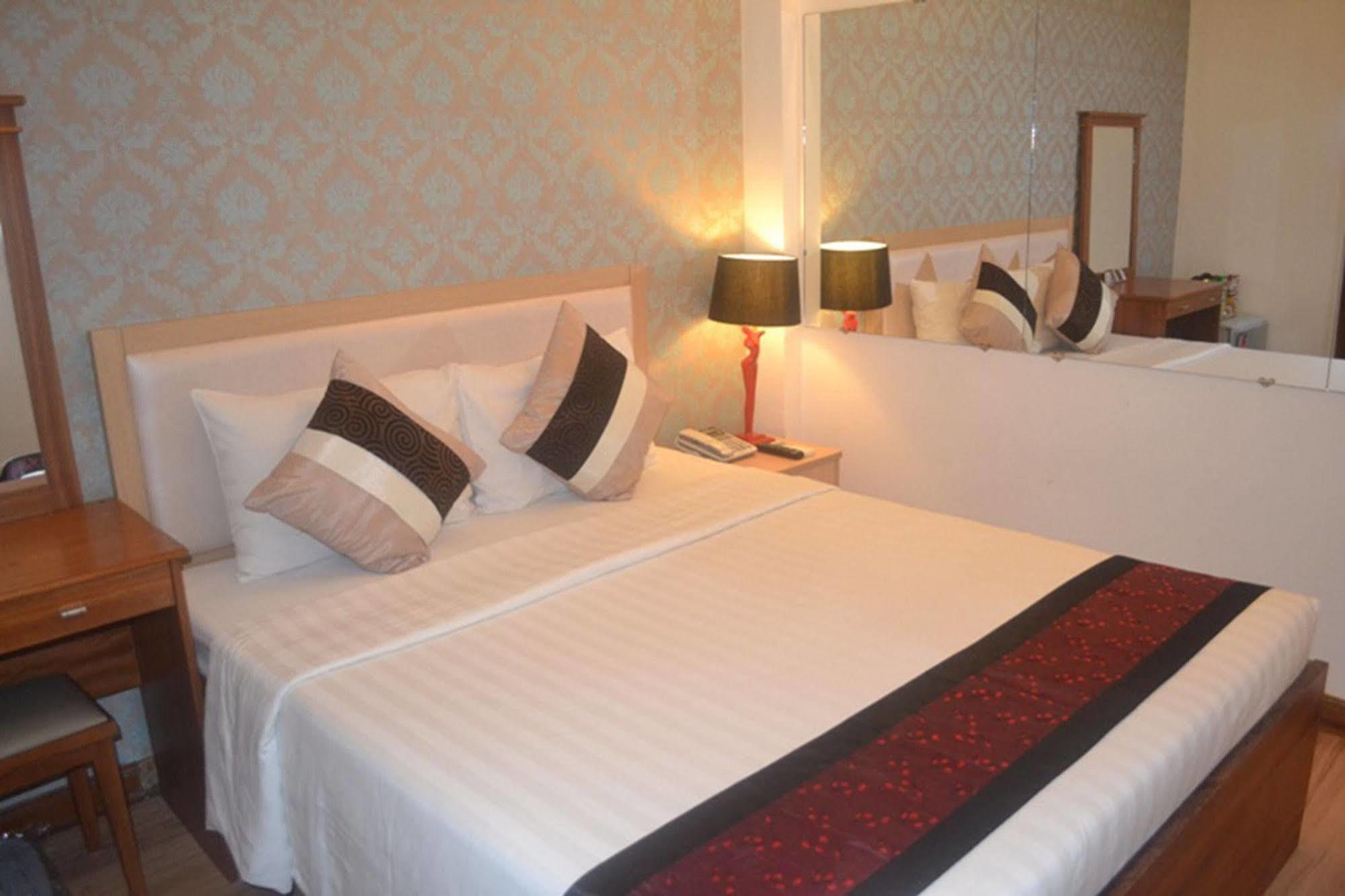 Saigon River Boutique Hotel Хошимин Екстериор снимка